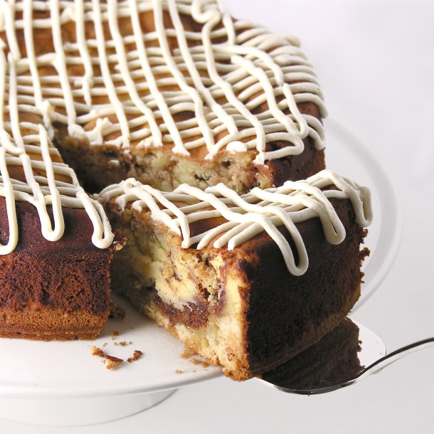 Cinnamon Roll Cheesecake!!