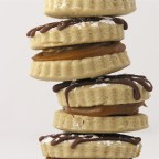 Alfajores-- yummy dulce de leche filling!