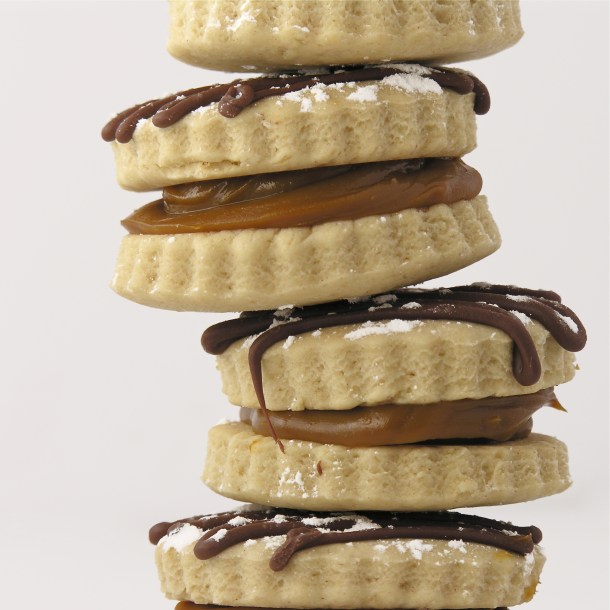 Alfajores-- yummy dulce de leche filling!