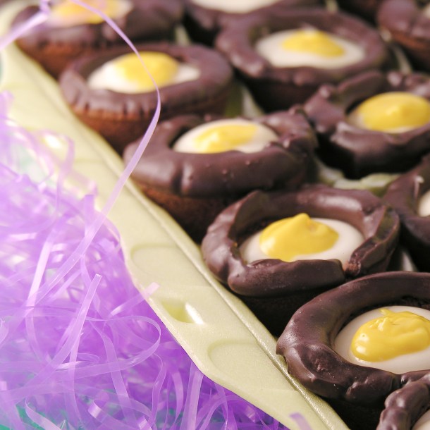 Cadbury Egg Cookie Cups!!!!