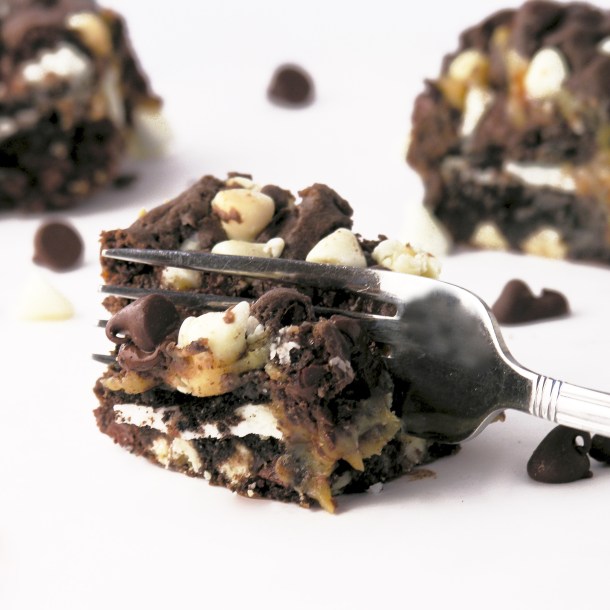 Caramel Oreo Brownie Bars!!!