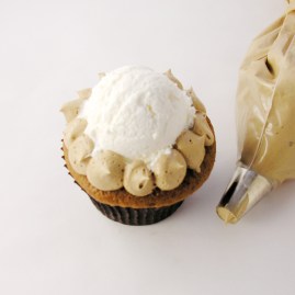 Root Beer Float Cupcakes