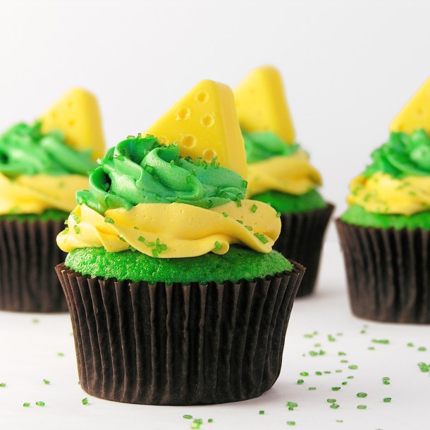 Cheesehead Cupcakes!!!!!