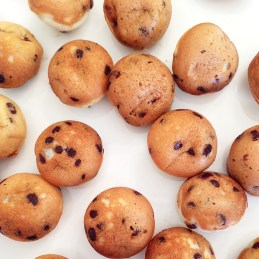 Cake pop apple cores