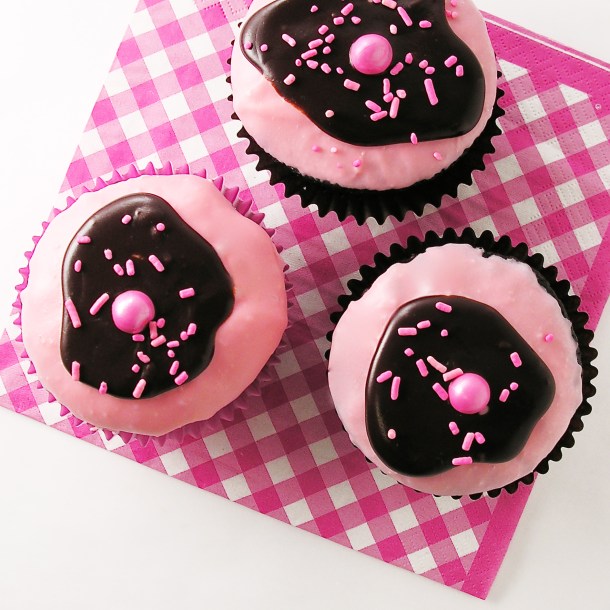 Chocolate Covered Strawberry Cupcakes