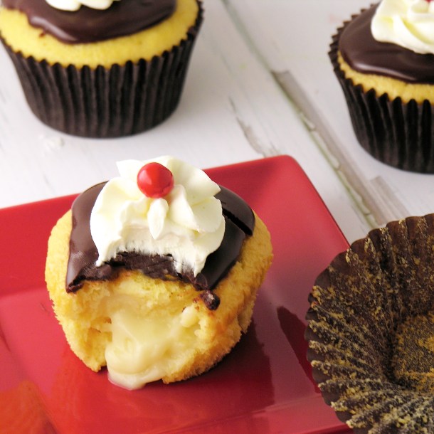 Boston Cream Pie Cupcakes1