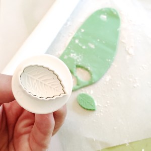 Apple Oreo Pops- adding leaves