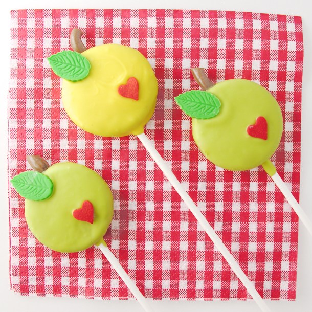 Apple Oreo Pops5