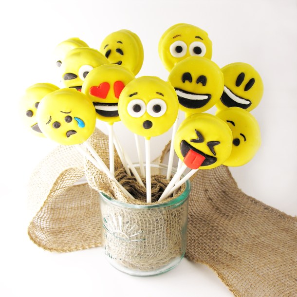 Emoji Oreo Pops